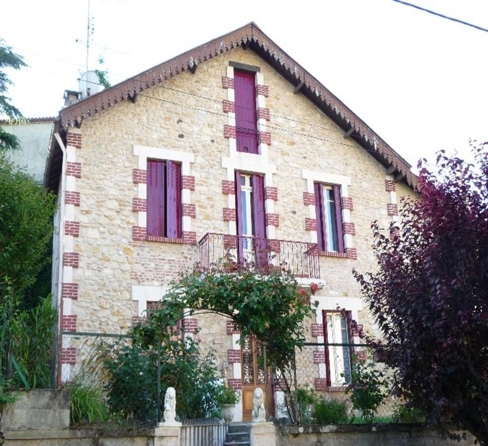 Bed And Breakfast Les Roses Multicolores Du 47 Fumel Εξωτερικό φωτογραφία