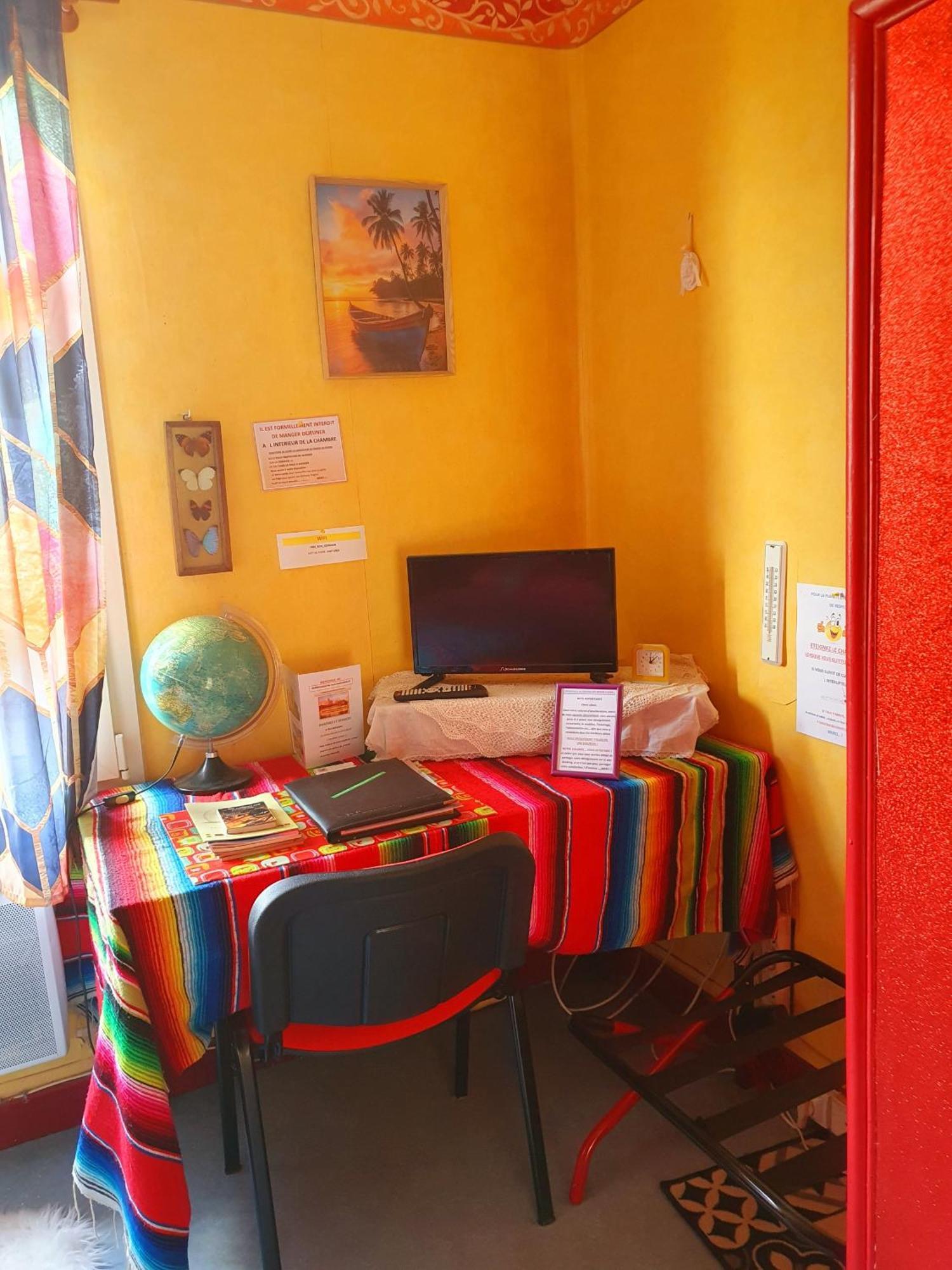 Bed And Breakfast Les Roses Multicolores Du 47 Fumel Εξωτερικό φωτογραφία